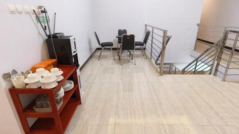 هتل Oyo 93123 Wisma Hamalau Syariah