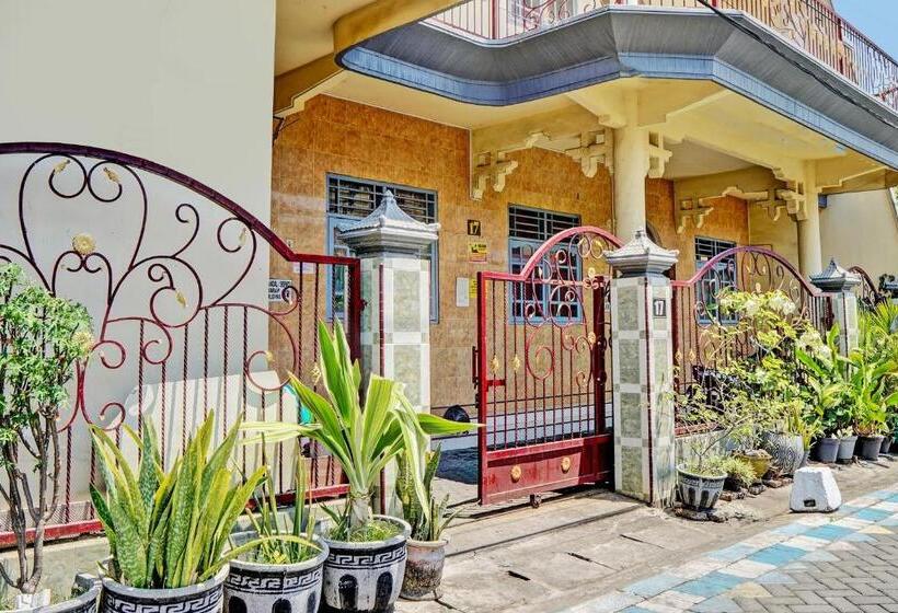 ホテル Spot On 93108 Homestay H. Syarif Syariah   Ra Kartini