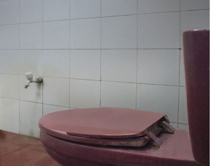 ホテル Spot On 93144 Homestay H. Syarif Syariah   Bandar Gresik 2
