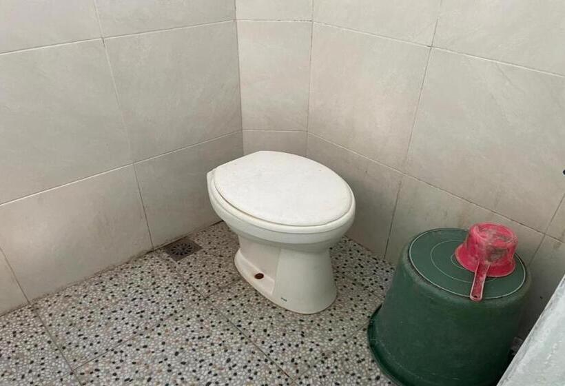 בית מלון כפרי Spot On 93149 Karman S Sari 1 Homestay Syariah