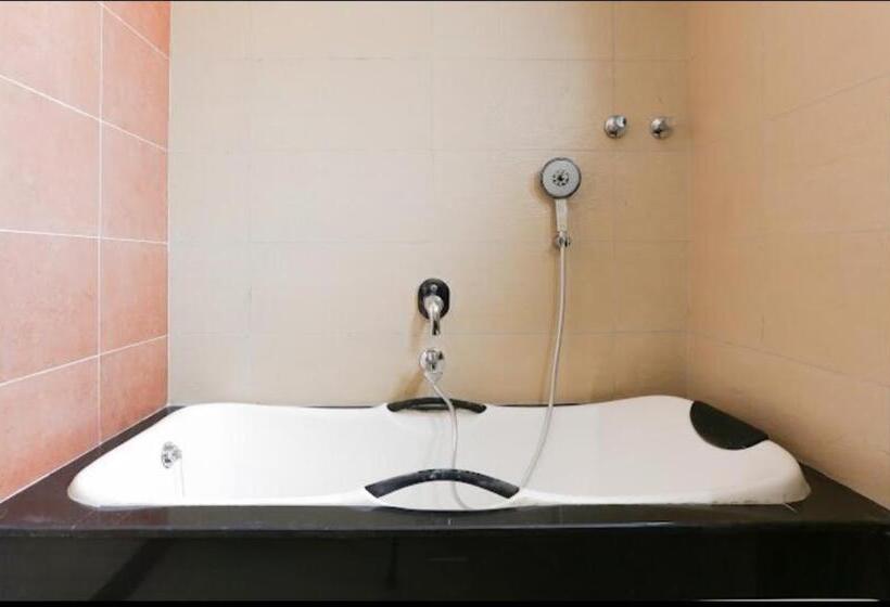 فندق Venkys Stay Inn