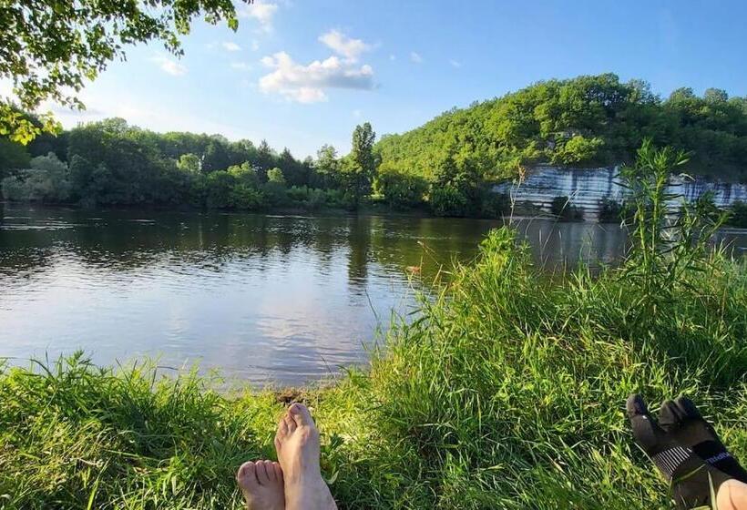 膳宿费 Airbnb: Vieilles Pierres Et Rivière En Périgord