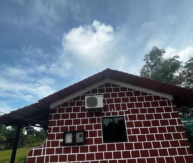 펜션 Comfy Cottages In Saligao