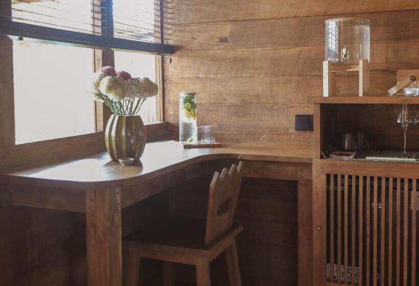 استراحتگاه Kalyana Villa Gili Air