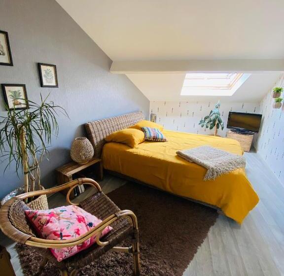 تختخواب و صبحانه Chambre Bohème Chez Rachel