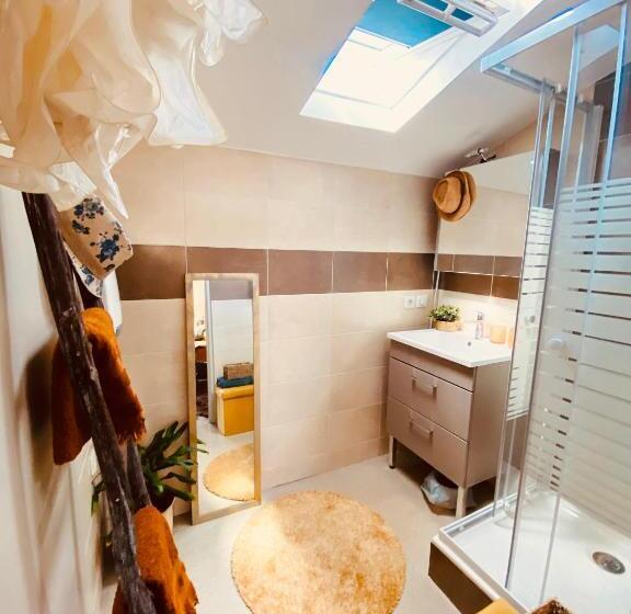 تختخواب و صبحانه Chambre Bohème Chez Rachel