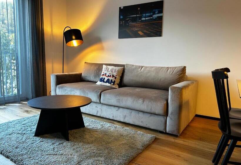 Отель Cella Apartments