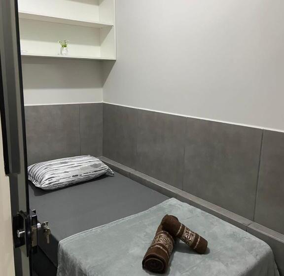 מלון כמוסות Hostel Araxá