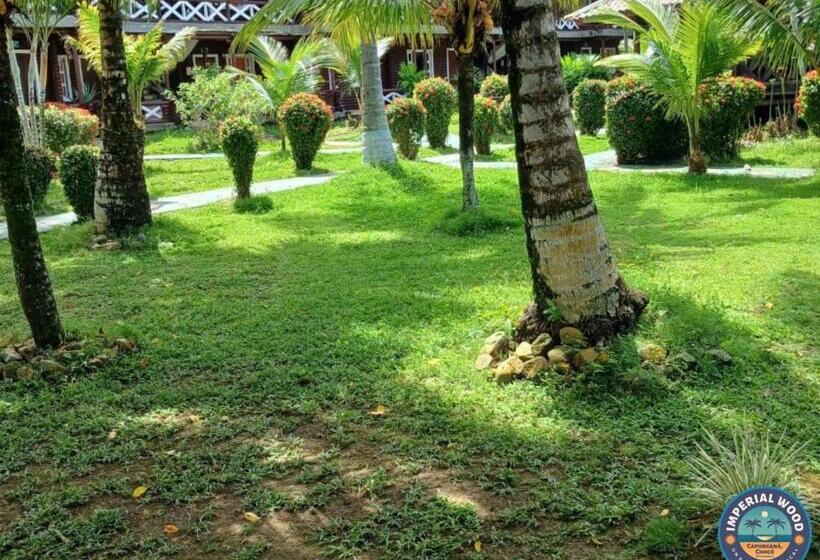 هتل Imperial Wood