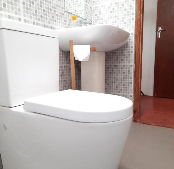 膳宿费 A/c Room In A Small House