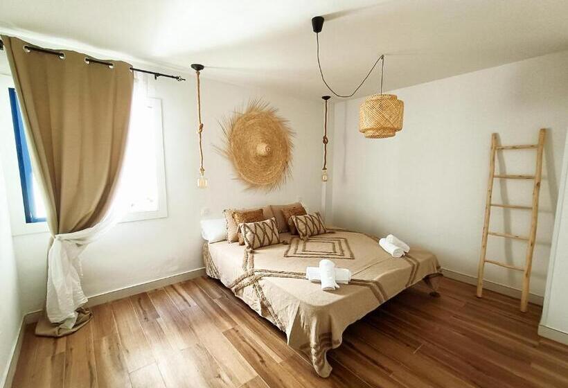 پانسیون Chakra House Fuerteventura   Affordable Rooms In A Cozy Guesthouse