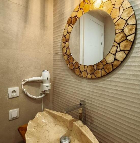 پانسیون Chakra House Fuerteventura   Affordable Rooms In A Cozy Guesthouse