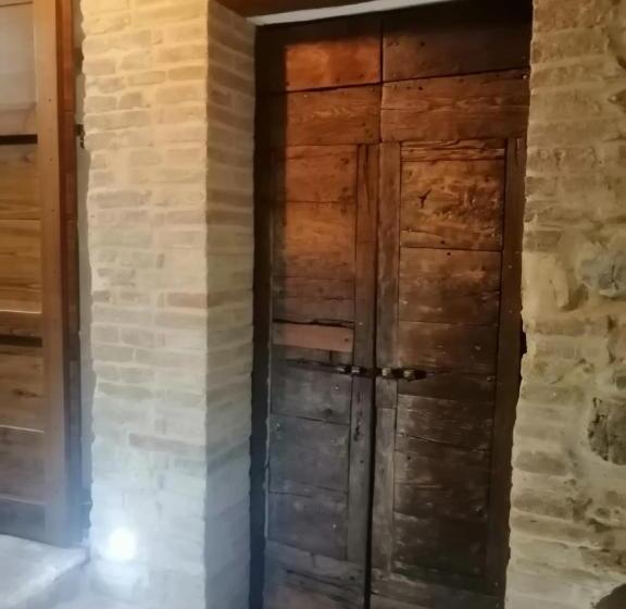 بنسيون Vecchio Casale Quercetino   Androne