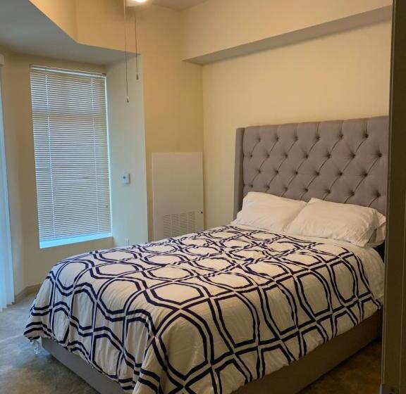 منتجع Luxury Beach Front Condo