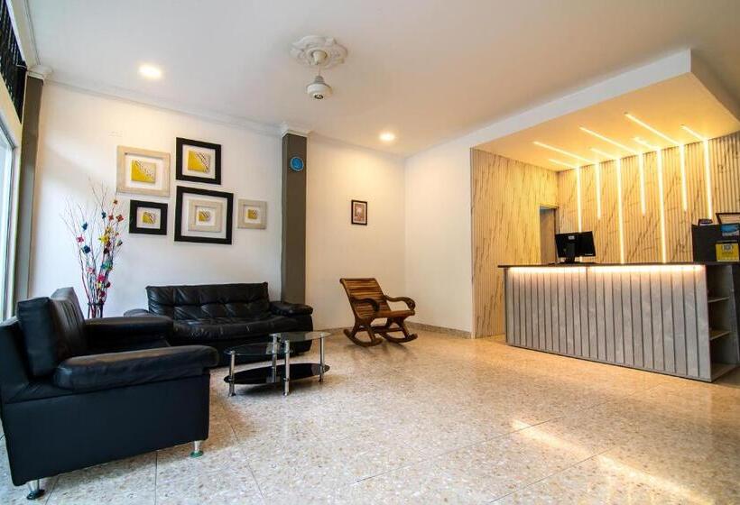 هتل Montanar Home