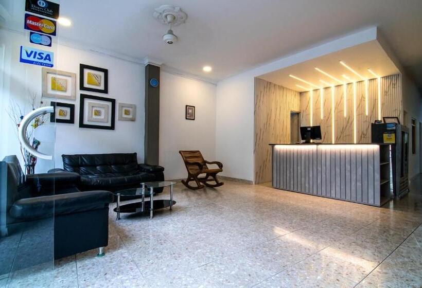 هتل Montanar Home