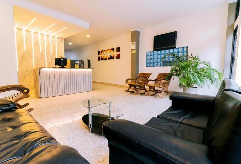 هتل Montanar Home