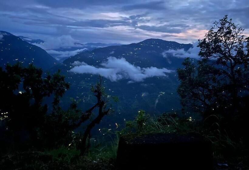 فندق Norbulingka Retreat