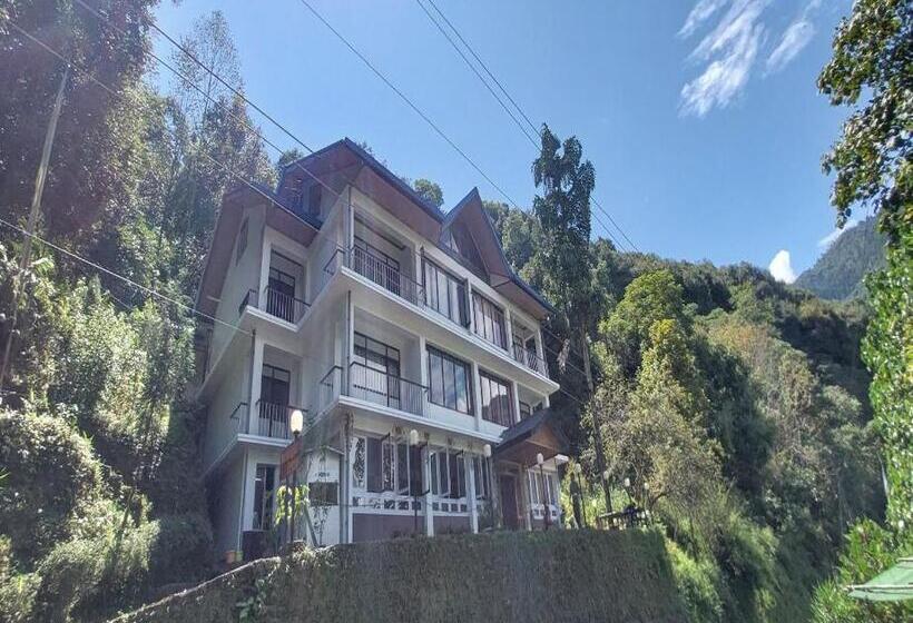 فندق Norbulingka Retreat