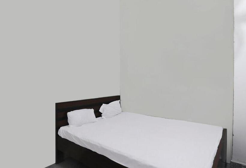 בית מלון כפרי Spot On Om Guest House