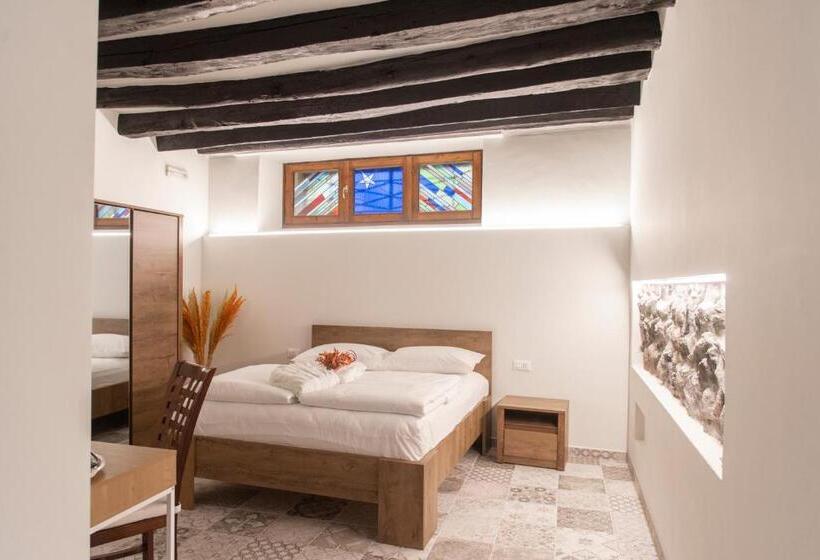 펜션 La Curt Guest House