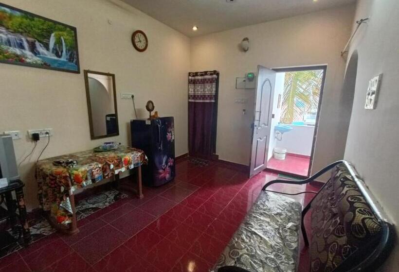 Пансион Versailles Home