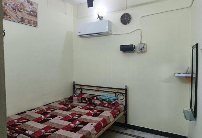 Пансион Versailles Home