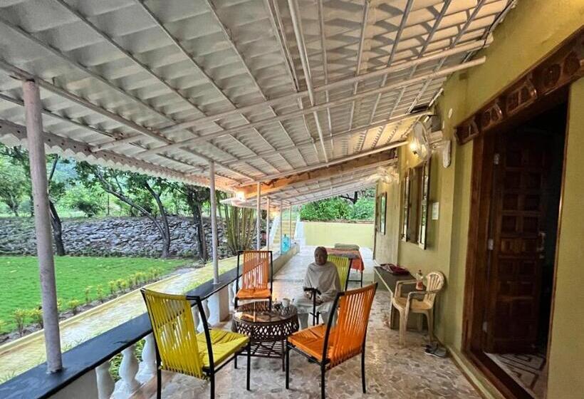 منتجع Sukriti Farms