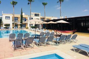 Carina Hotel Apartments