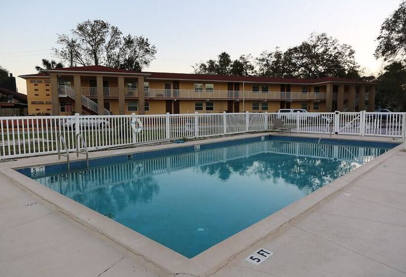 בית מלון כפרי Heritage Inn