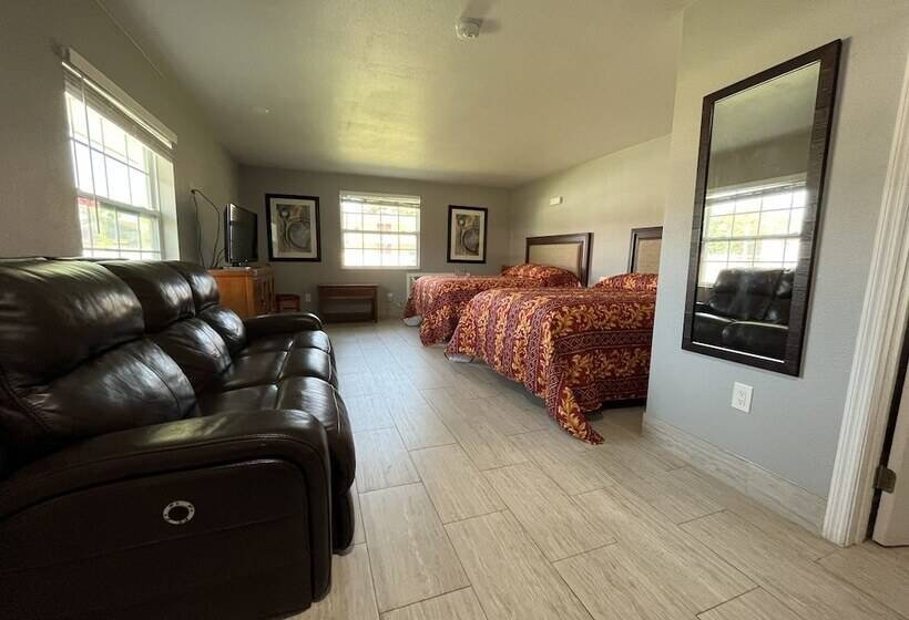 בית מלון כפרי Heritage Inn