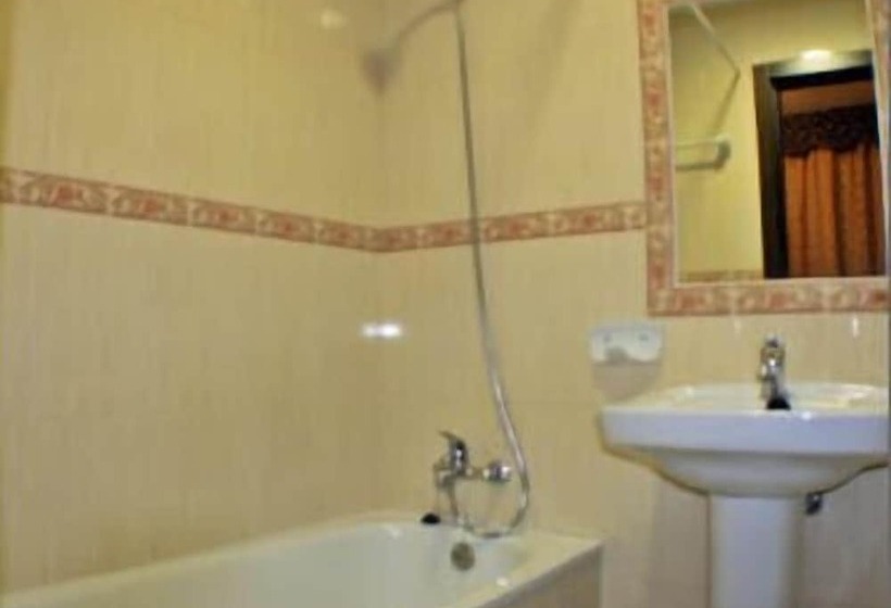 هتل Hostal Carlos I