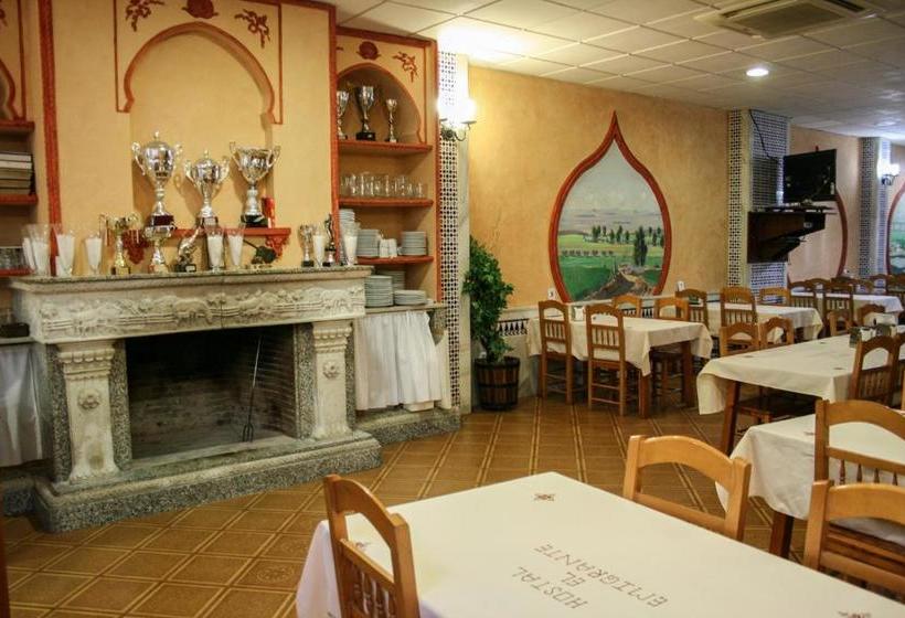 فندق Hostal El Emigrante