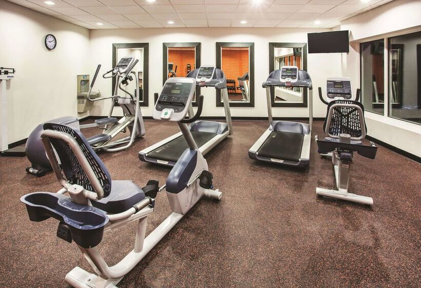 هتل La Quinta By Wyndham St. Paul Woodbury