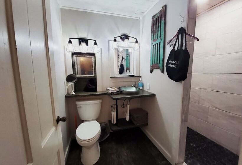 فندق Old Storehouse Inn