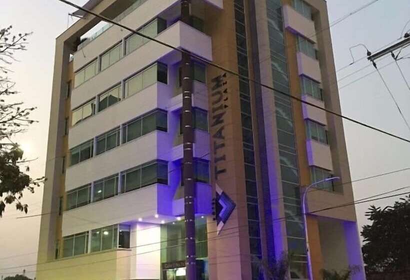 هتل Titanium Plaza