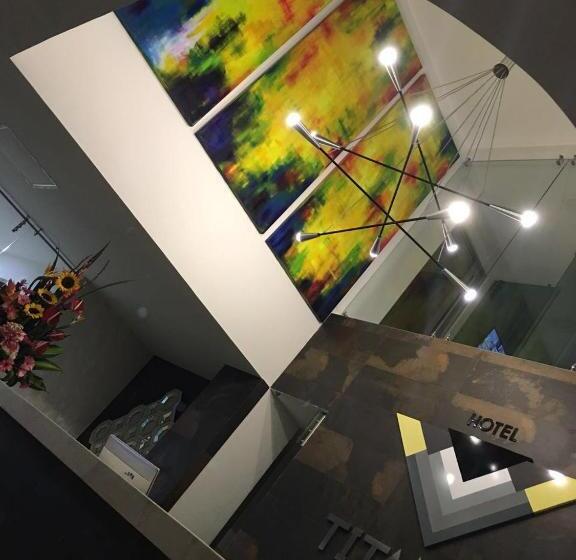 هتل Titanium Plaza