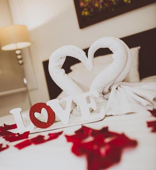 هتل Titanium Plaza