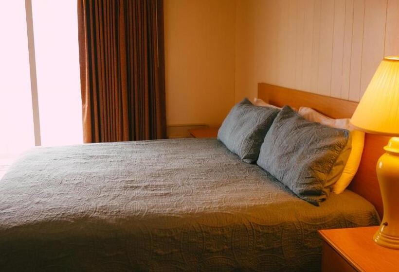 Marguerite Motel
