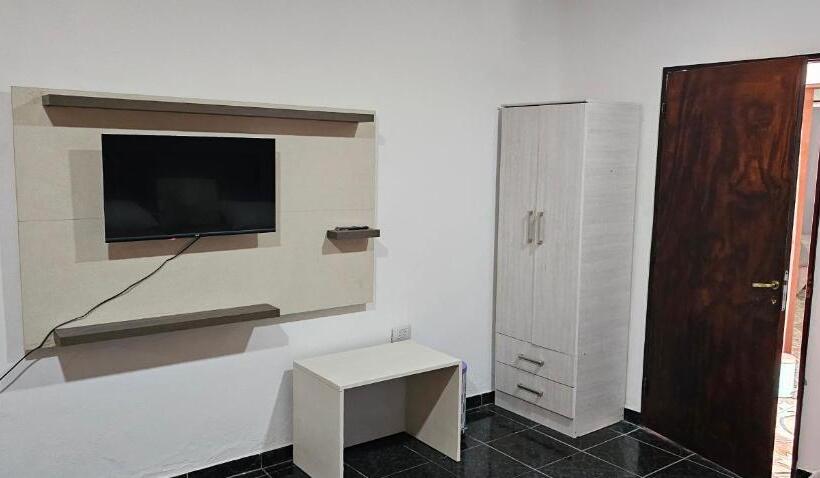 هاستل Complejo Llay