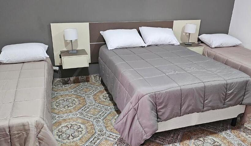 هاستل Complejo Llay