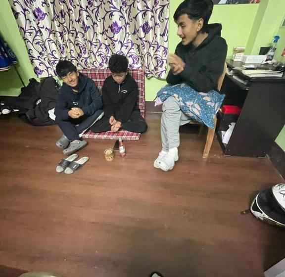 فندق صغير Wake In Himalayas