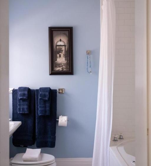 تختخواب و صبحانه Savannah Suite