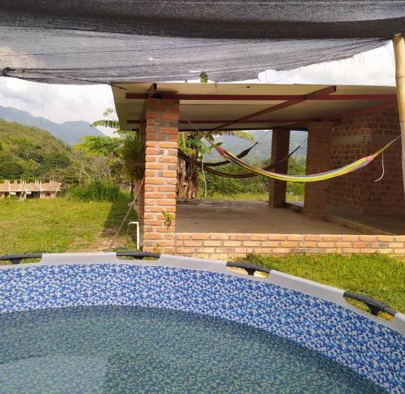 هتل Altos Del Reposo Casa Campestre