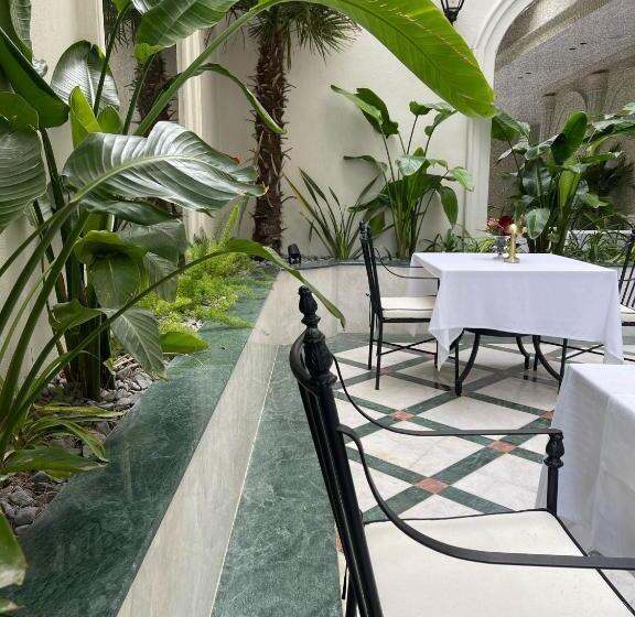 Dbd Hotel Bayraklı