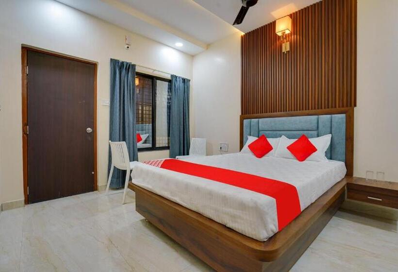 בית מלון כפרי Oyo Flagship Samruddhi Lodging