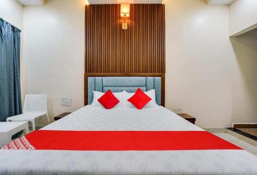Отель Oyo Flagship Samruddhi Lodging