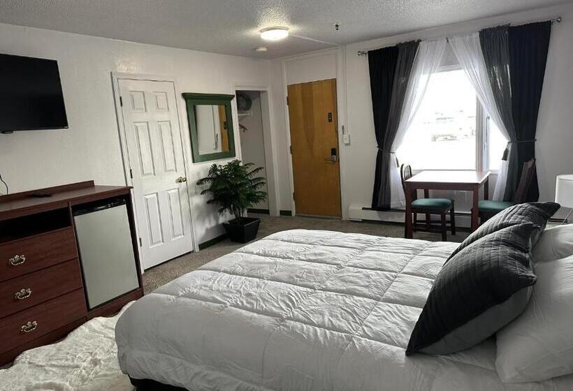 בית מלון כפרי The Kenai Inn