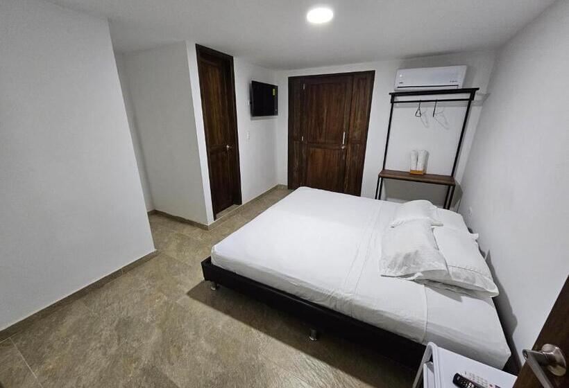 هتل Victoria Queen Villavieja