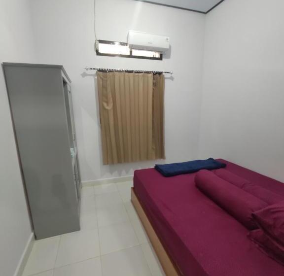 پانسیون Home Syariah Guest House Ampana